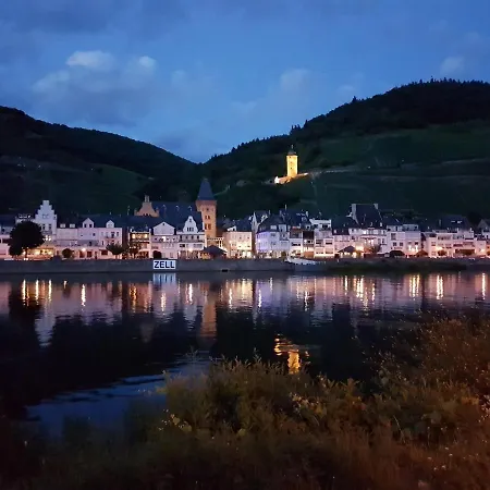 Zeller Kehr - Aussergewohnliches Haus Mit Toller Aussicht Holiday home Zell an der Mosel